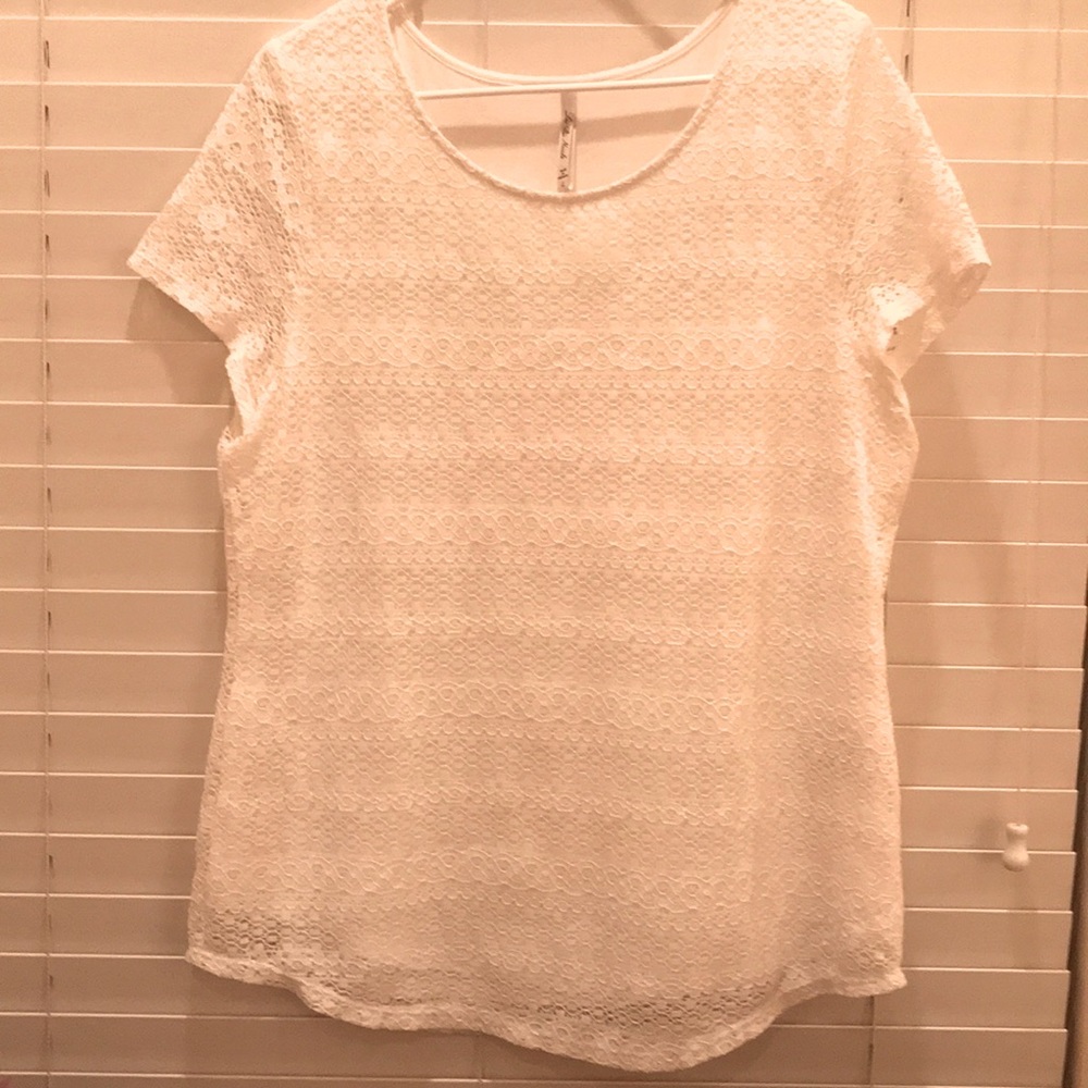 NWOT Leo and Nicole off white woman’s shirt.